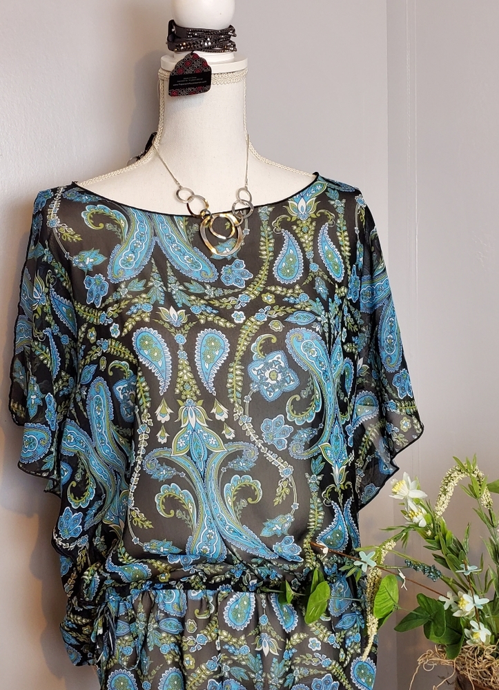 EUC APT 9 Top size large